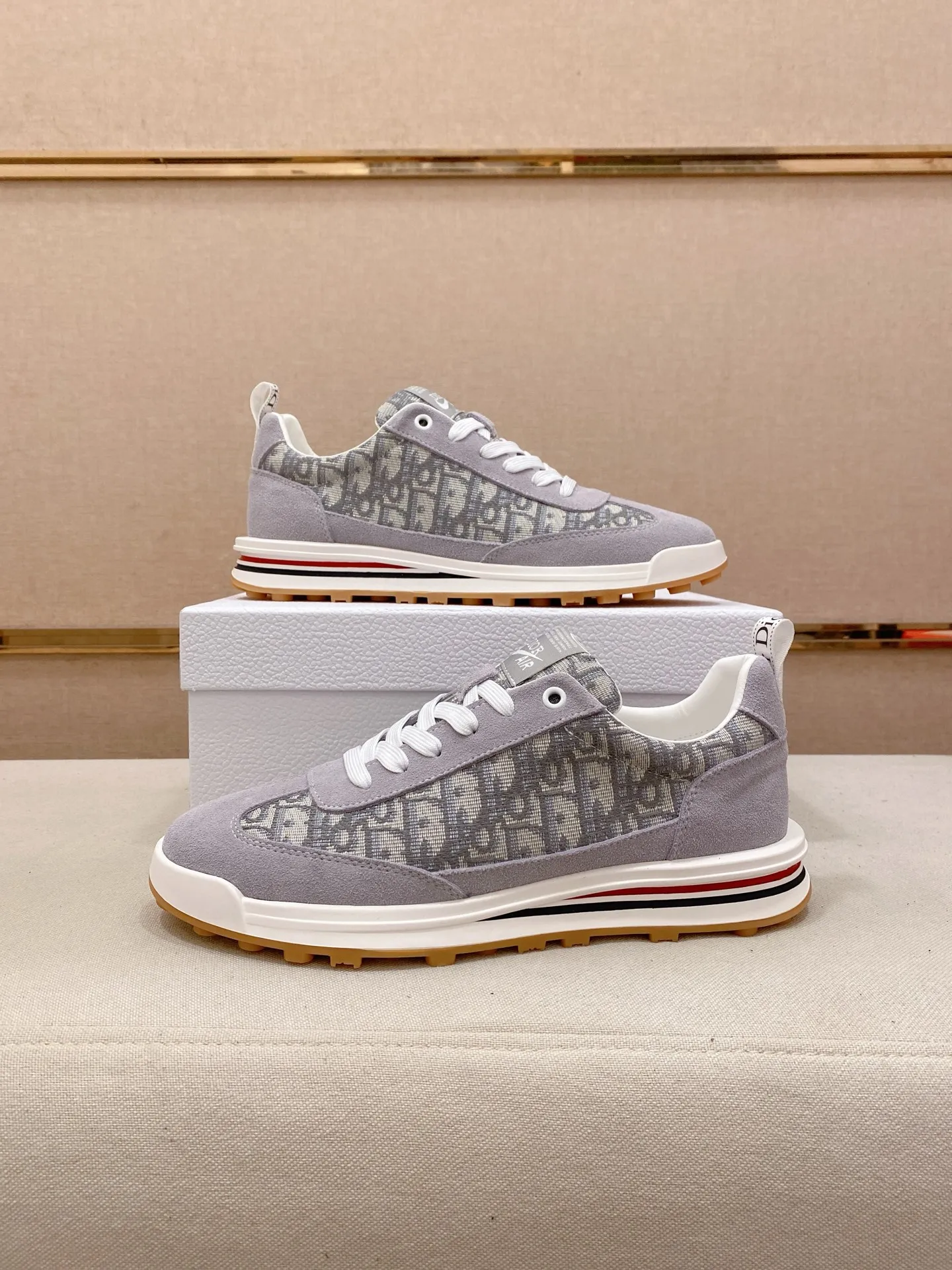 Factory price: 420💰[Dior·Dior] New casual sports style men's shoes, new spring and summer design, perfect workmanship, lace-up lazy style to create wardrobe quality, upper: imported cowhide, sheepskin lining is soft and comfortable, ultra-light TPU wear-resistant outsole, simple, versatile fashion men's shoes, excellent color code number 38--44. (Can be customized for 45 non-refundable)